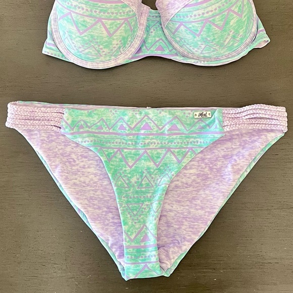 Heat Light Purple Green Geo Padded Push-Up Foam Cup Underwire Seam Bead Bikini M - Picture 3 of 7